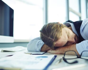 Cómo Quitar El Sueño Mientras Trabajas